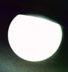 《月之暗面》：揭秘人工智能的冰冷逻辑与人性的温暖弧光，一场关于爱与存在的终极拷问